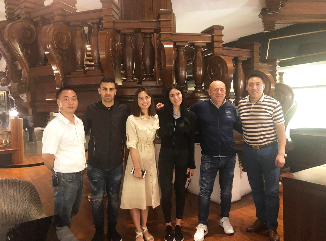 <strong>汽车刹车卡钳客户合影</strong>