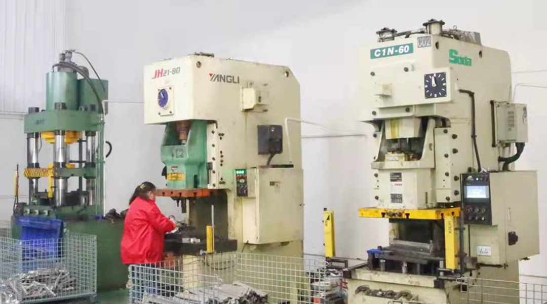 <strong>锻造冲压设备</strong>